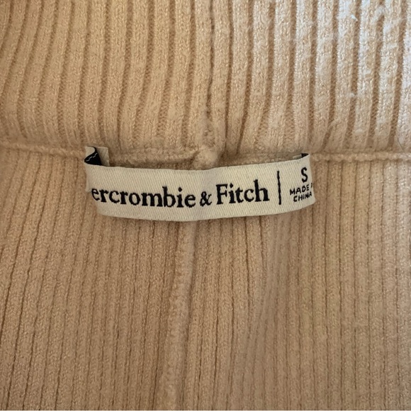 Abercrombie and Fitch Wide leg Knit Pants Cropped - Picture 6 of 6